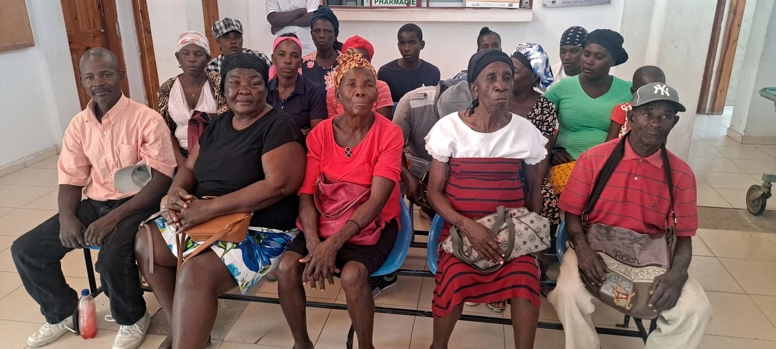 Residents waiting to be seen at the Terre des Nègres mobile clinic
