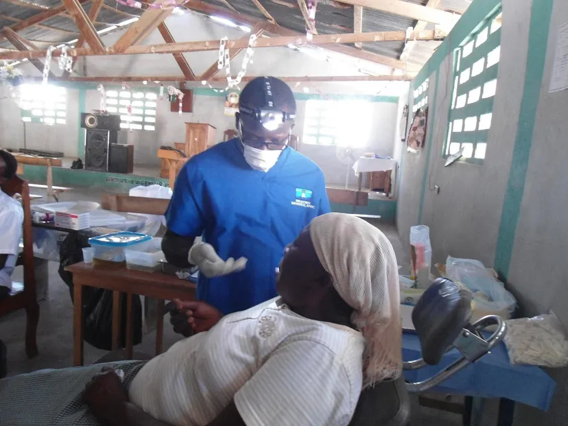 Action communautaire en clinique mobile photo 3