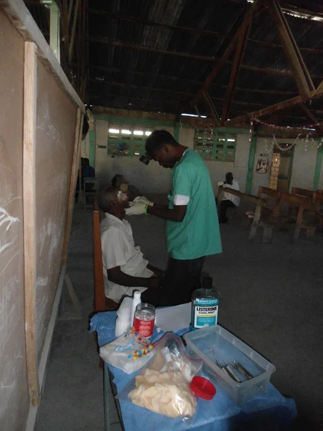 Action communautaire en clinique mobile photo 2
